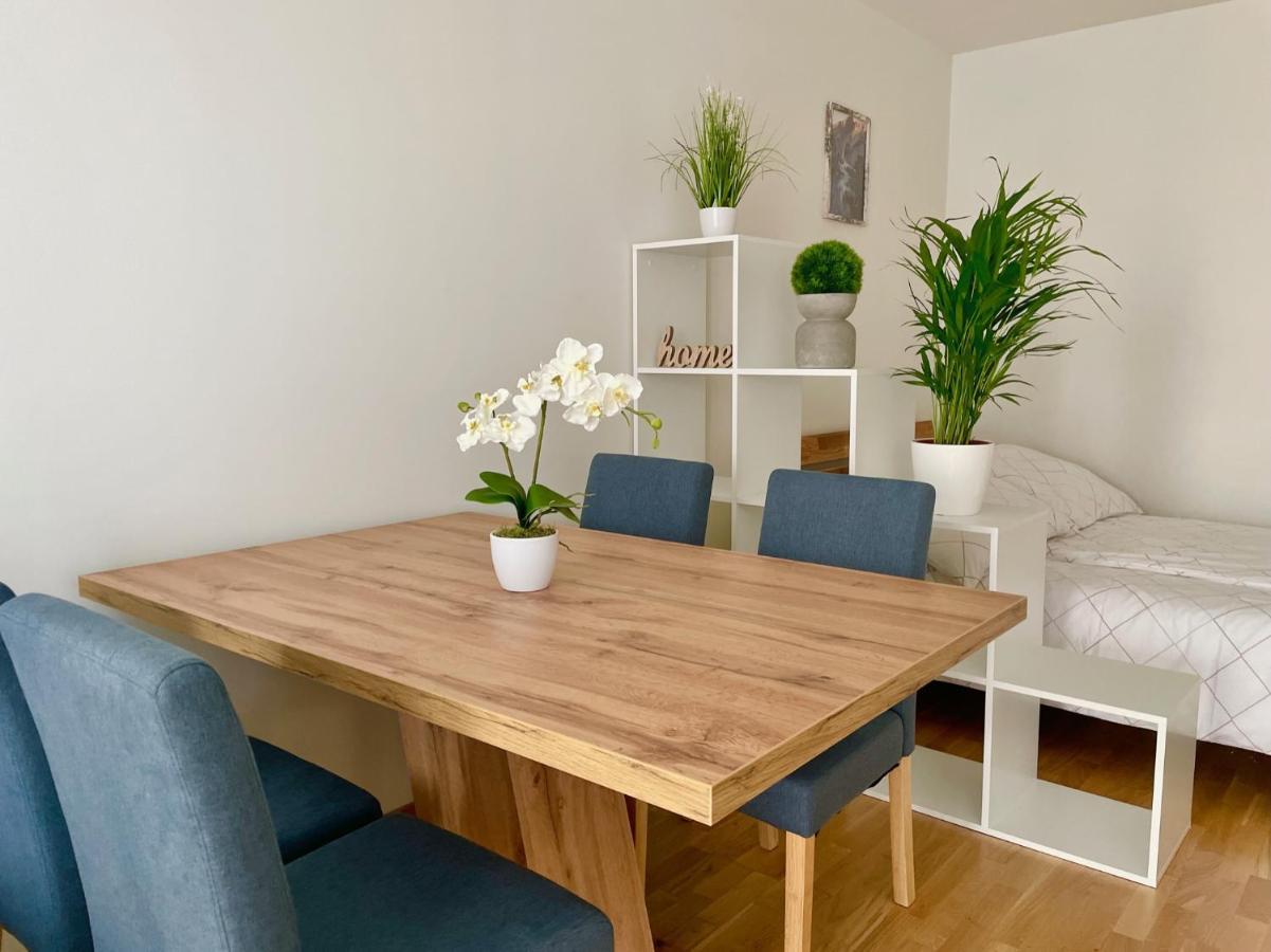 Central 55M2 Flat With Balcony & Parking Wien Exterior foto